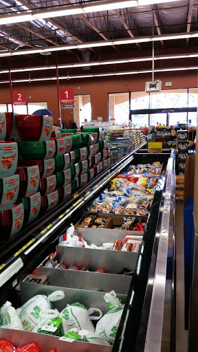 Grocery Store «Grocery Outlet Bargain Market», reviews and photos, 3566 W Shaw Ave, Fresno, CA 93711, USA