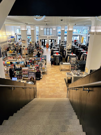 Department Store «Nordstrom Rack Chestnut Street», reviews and photos, 1700 Chestnut St, Philadelphia, PA 19103, USA