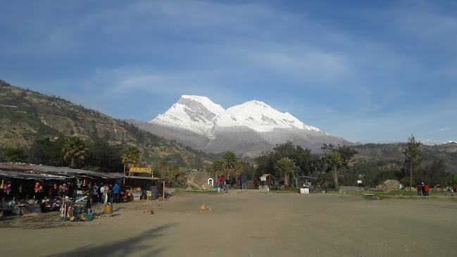 Opiniones de Playa de Estacionamiento - Campo Santo en Yungay - Aparcamiento