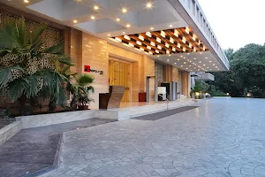 The Metropolitan Hotel & Spa image