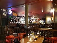 Atmosphère du Restaurant Le Cutty Sark - Pub & Hôtel à Aubigny-sur-Nère - n°4