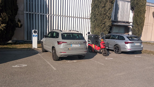 Borne de recharge de véhicules électriques Freshmile Charging Station Avignon