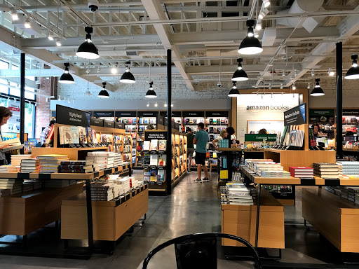 Book Store «Amazon Books», reviews and photos, 3441 N Southport Ave, Chicago, IL 60657, USA