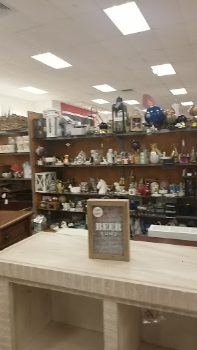 Department Store «T.J. Maxx», reviews and photos, 865 Bridgeport Ave, Shelton, CT 06484, USA