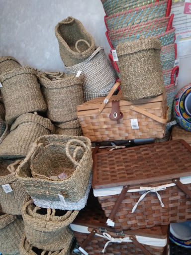 Shopping Mall «Country Club Plaza», reviews and photos, 2310 Watt Ave, Sacramento, CA 95825, USA