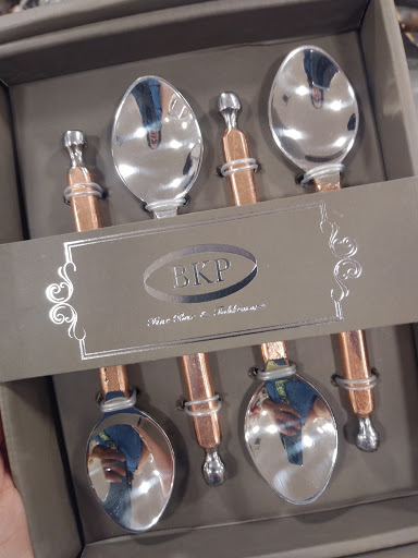 Shopping Mall «Warrenton Village Center», reviews and photos, 251 Lee Hwy, Warrenton, VA 20186, USA