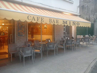 Café Bar Miño - Rúa Estrada Praia, 26, 15630 Miño, A Coruña, Spain