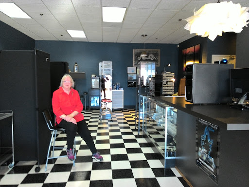 Multnomah Body Piercing and Tattoo, 1861 NE Division St, Gresham, OR 97030, USA, 