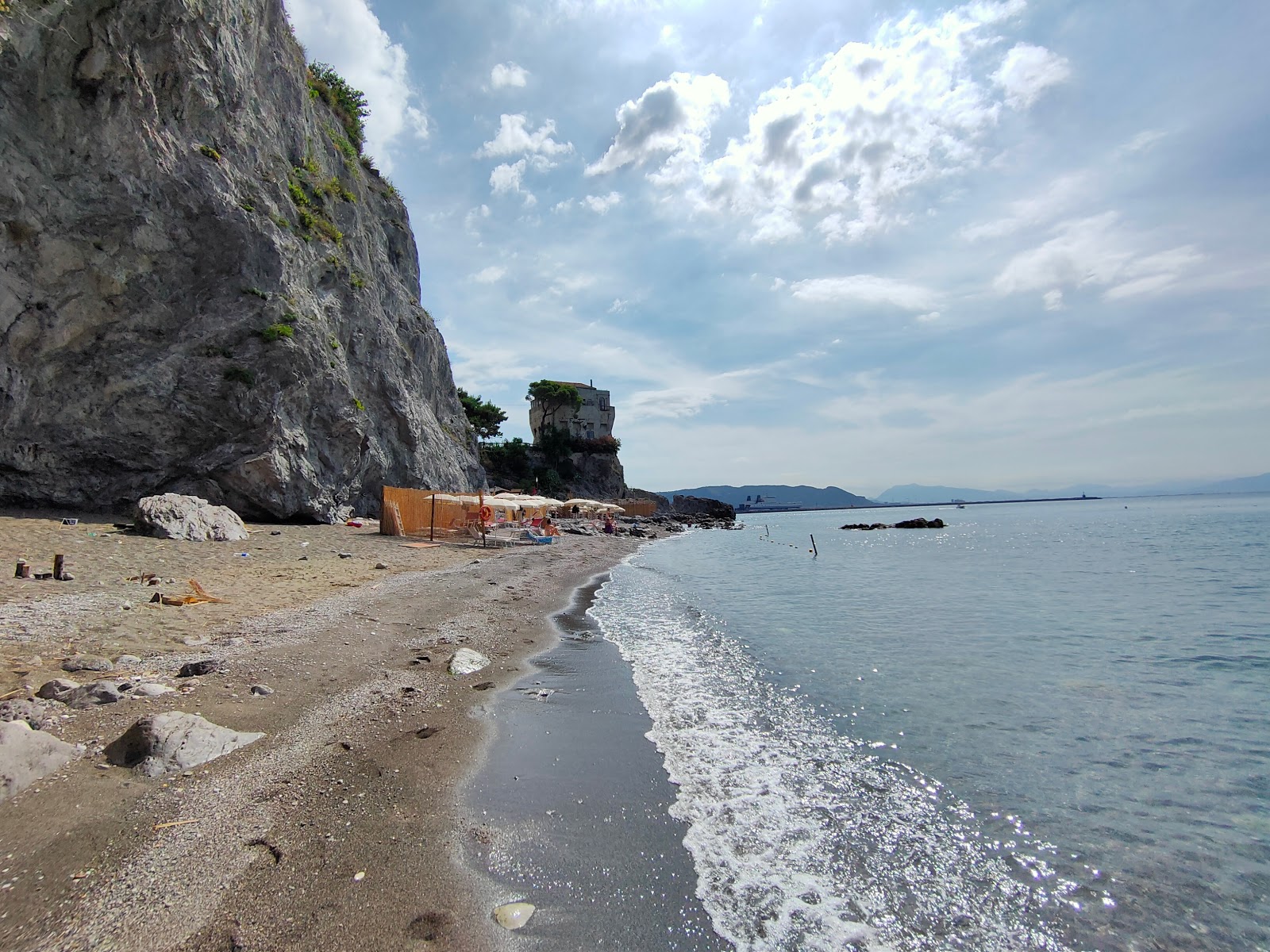 Crestarella beach'in fotoğrafı ve güzel manzarası