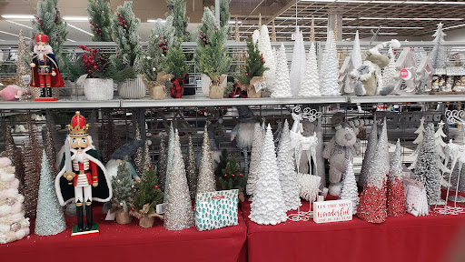 Clothing Store «Burlington Coat Factory», reviews and photos, 30 W Rand Rd, Arlington Heights, IL 60004, USA