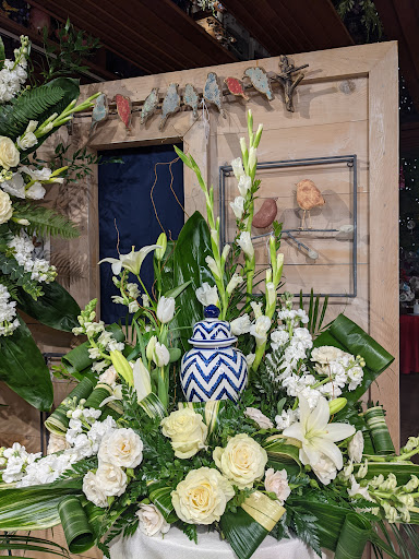 Gift Shop «Cugini Florists & Fine Gifts», reviews and photos, 413 S 3rd St, Renton, WA 98057, USA