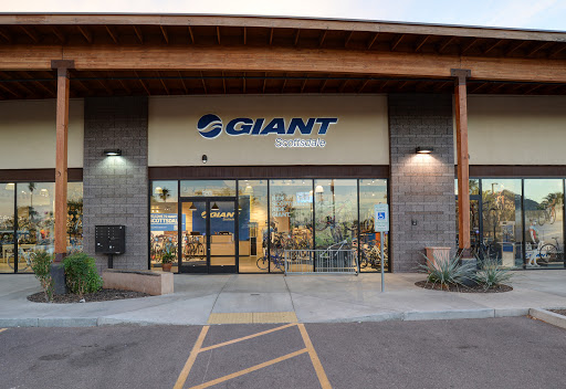 Giant Scottsdale, 2902 N 68th St #120, Scottsdale, AZ 85251, USA, 