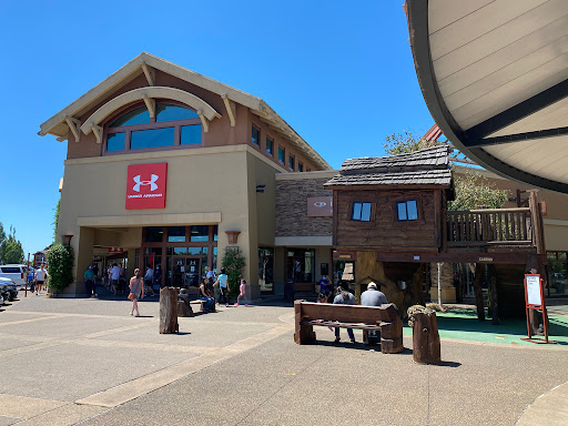 Shopping Mall «Woodburn Premium Outlets», reviews and photos, 1001 N Arney Rd, Woodburn, OR 97071, USA