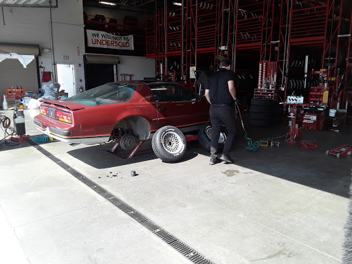 Tire Shop «Discount Tire Store - Florence, SC», reviews and photos, 102 Woody Jones Blvd, Florence, SC 29501, USA