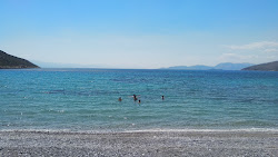 Foto von Salzas beach mit sehr sauber Sauberkeitsgrad