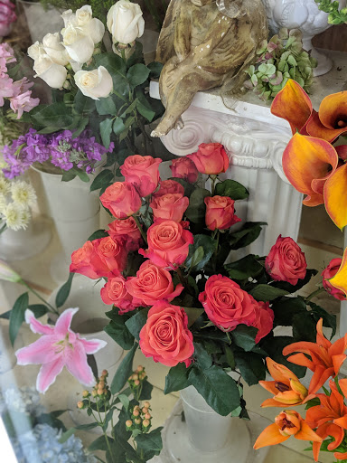 Florist «Raindrops & Roses Florist», reviews and photos, 85 Howells Rd, Bay Shore, NY 11706, USA