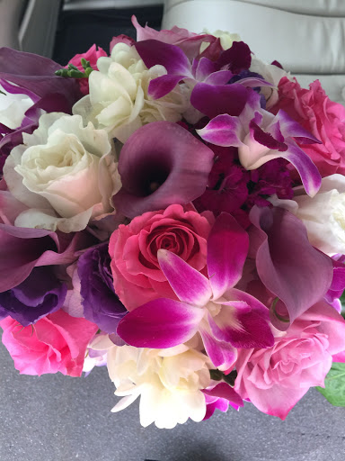 Green Akers Florist, 328 Main St, North Easton, MA 02356, USA, 