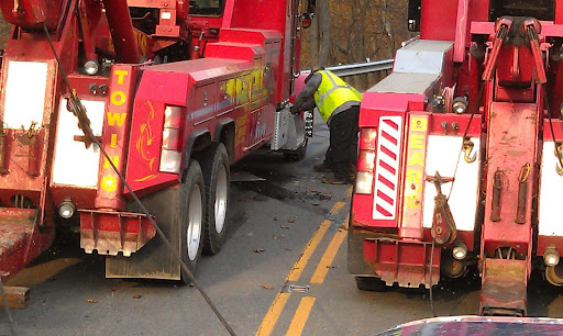 Bears Towing Inc Truck Repair image 3