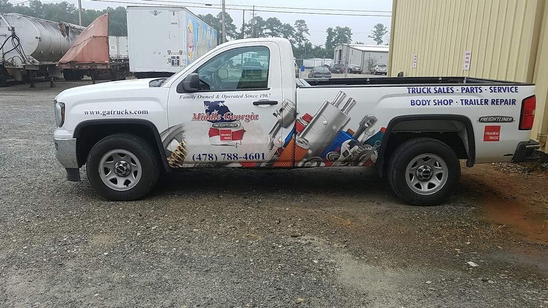 A Freightliner-Isuzu