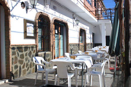 Trebol Bar Restaurante Trebol, Calle, Carretera del Pantano, s/n, 18192 Dúdar, Granada, España