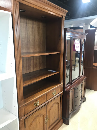 Thrift Store «St. Vincent De Paul Thrift Store», reviews and photos, 13986 Manchester Rd, Ballwin, MO 63011, USA