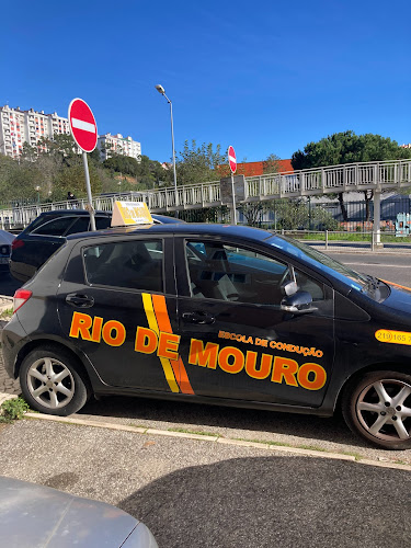 Escola de Condução Rio de Mouro em Rio de Mouro