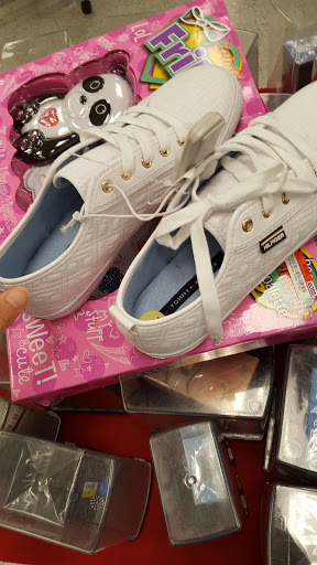 Clothing Store «Ross Dress for Less», reviews and photos, 1425 E Hallandale Beach Blvd, Hallandale Beach, FL 33009, USA