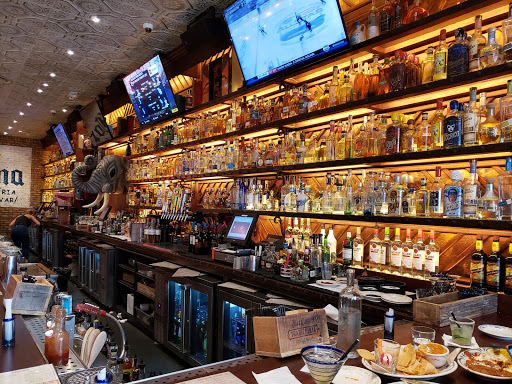 Shopping Mall «International Plaza and Bay Street», reviews and photos, 2223 N Westshore Blvd, Tampa, FL 33607, USA