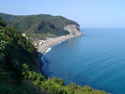Photo de Gobu Plaji avec rivage droit, long