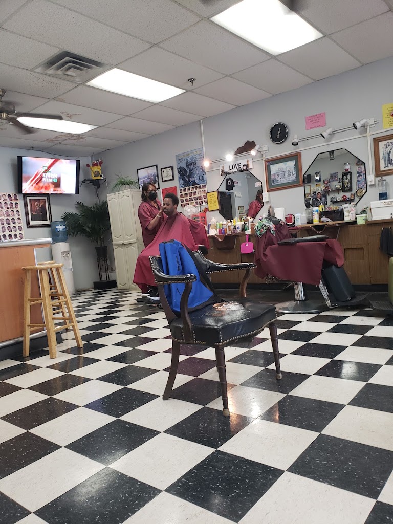 Reese's Barber Shop 31903
