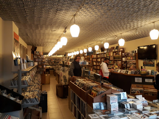 Vinyl shops in Istanbul