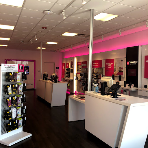 Cell Phone Store «T-Mobile», reviews and photos, 1921 Sheridan Blvd, Edgewater, CO 80214, USA