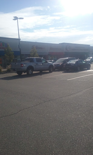 RadioShack, 380 Lafayette Rd #6, Seabrook, NH 03874, USA, 