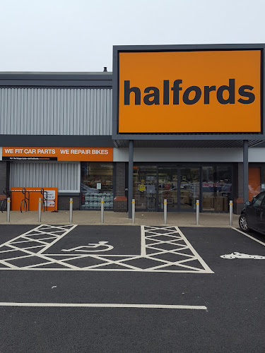Halfords - Derby Wyvern - Auto glass shop