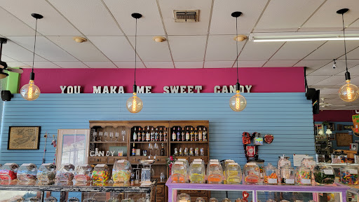 Coffee Shop «Downtown Video & You Maka Me HOT Coffee Roasting Company», reviews and photos, 101 NE 1st Ave, Mineral Wells, TX 76067, USA