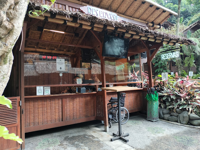 Kampung Daun Culture Gallery & Cafe
