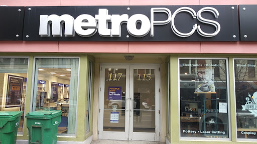Cell Phone Store «MetroPCS Corporate Store», reviews and photos, 117 Merrimack St, Lowell, MA 01852, USA
