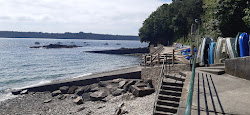 Plage du Dellec'in fotoğrafı dağlarla çevrili