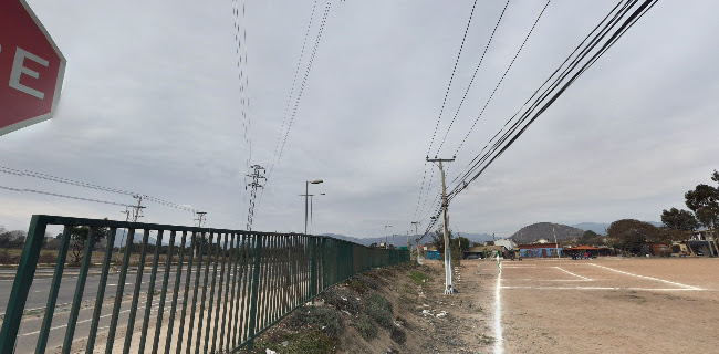 Opiniones de Cancha de futbol la cantera alta en Coquimbo - Campo de fútbol