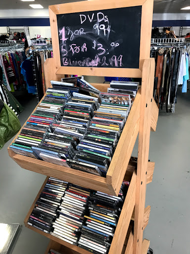 Thrift Store «Goodwill Thrift Store - Southside», reviews and photos, 8101 Southside Blvd #5, Jacksonville, FL 32256, USA