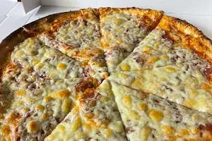 Pizza Husanti image