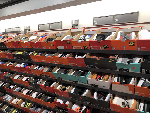 Clothing Store «Nike Factory Store», reviews and photos, 603 Stanley K Tanger Dr, Lancaster, PA 17602, USA
