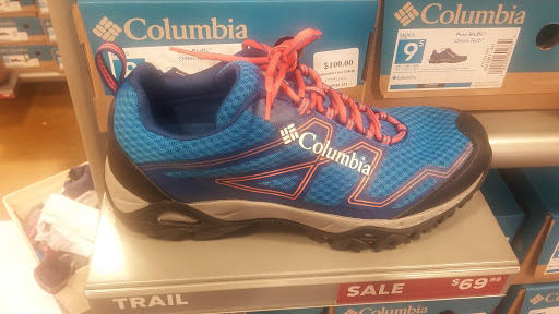 Sportswear Store «Columbia Sportswear Outlet Store - Prime Outlets in Ellenton», reviews and photos, 5661 Factory Shops Blvd #470, Ellenton, FL 34222, USA