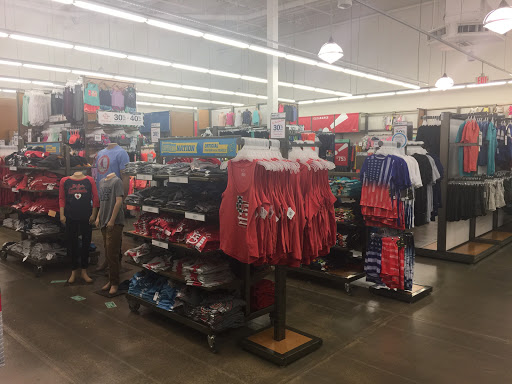 Clothing Store «Old Navy», reviews and photos, 2 Meadow Cir Dr, Lake St Louis, MO 63367, USA