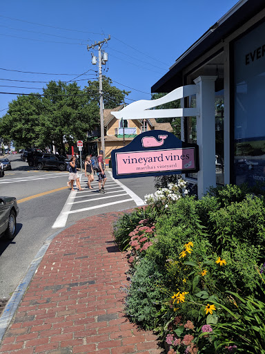 Clothing Store «Vineyard Vines», reviews and photos, 56 Narragansett Ave, Oak Bluffs, MA 02557, USA