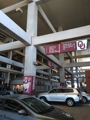 Stadium «The Gaylord Family Oklahoma Memorial Stadium», reviews and photos, 1185 Asp Ave, Norman, OK 73019, USA