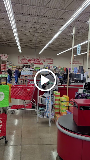 Grocery Store «Grocery Outlet Bargain Market», reviews and photos, 1950 14th Ave SE, Albany, OR 97322, USA