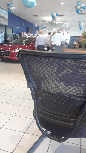 Hyundai Dealer «San Tan Hyundai», reviews and photos, 3252 S Auto Way, Gilbert, AZ 85297, USA