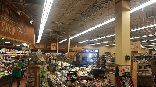 Grocery Store «Fresh Thyme Farmers Market- Lincoln Park», reviews and photos, 2500 N Elston Ave, Chicago, IL 60647, USA