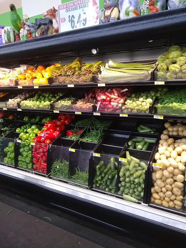 Grocery Store «Superior Grocers», reviews and photos, 1033 Long Beach Blvd, Long Beach, CA 90813, USA